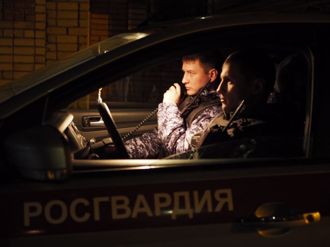 В Чебоксарах сотрудники Росгвардии задержали водителя, скрывшегося после наезда на пешехода