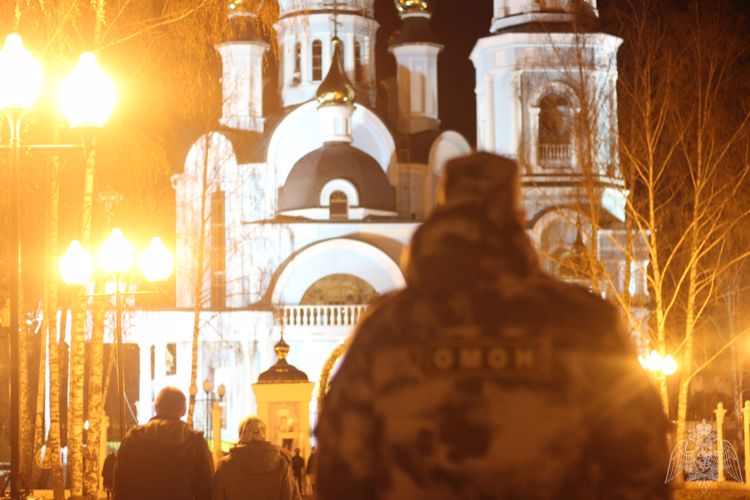 Сотрудники Росгвардии обеспечили безопасность во время празднования Светлой Пасхи