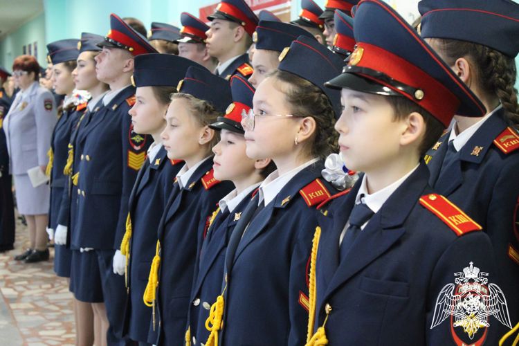В Чебоксарах росгвардейцы приняли участие в открытии «Парты Героя»