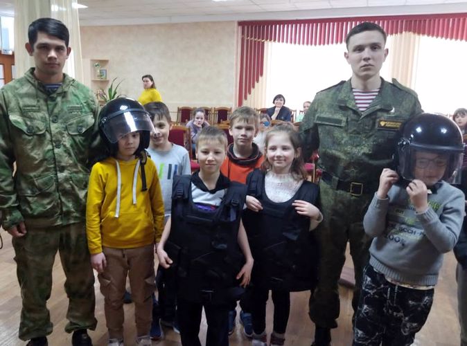 В Чебоксарах сотрудники Росгвардии провели урок мужества