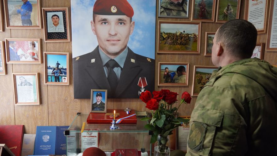 В Чувашии почтили память кавалера Ордена Мужества младшего сержанта Александра Никонова 