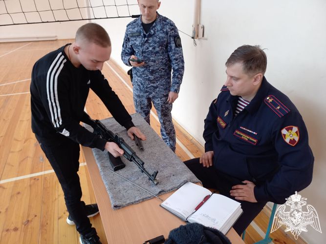 В Чебоксарском районе росгвардейцы провели спартакиаду по военно-прикладным видам спорта «Сыны Отечества» среди студентов местного техникума
