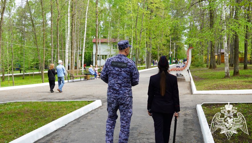 В Чебоксарах росгвардейцы обеспечили безопасность граждан во время празднования Дня весны и труда