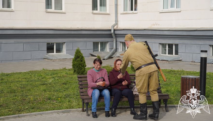 В Чебоксарах росгвардейцы присоединились к акции «Георгиевская ленточка»