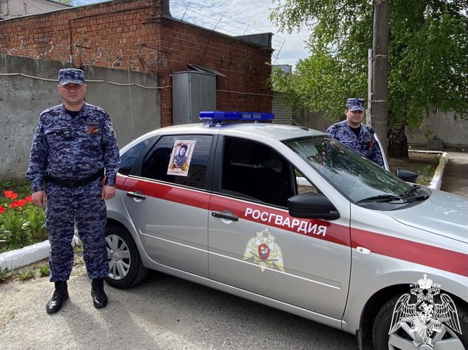 В Чувашии сотрудники Росгвардии присоединились к всероссийской акции «Бессмертный автополк»