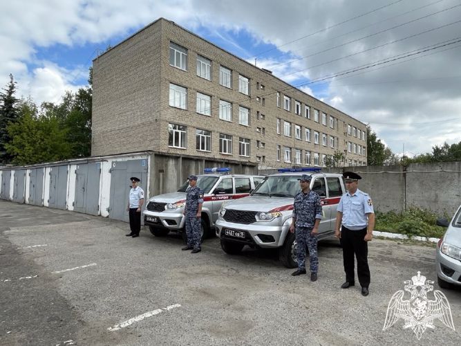 В Чувашии два подразделения вневедомственной охраны Росгвадии получили новые служебные автомобили