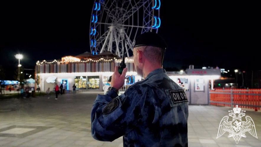 В Чебоксарах росгвардейцы обеспечили безопасность граждан во время празднования Дня города