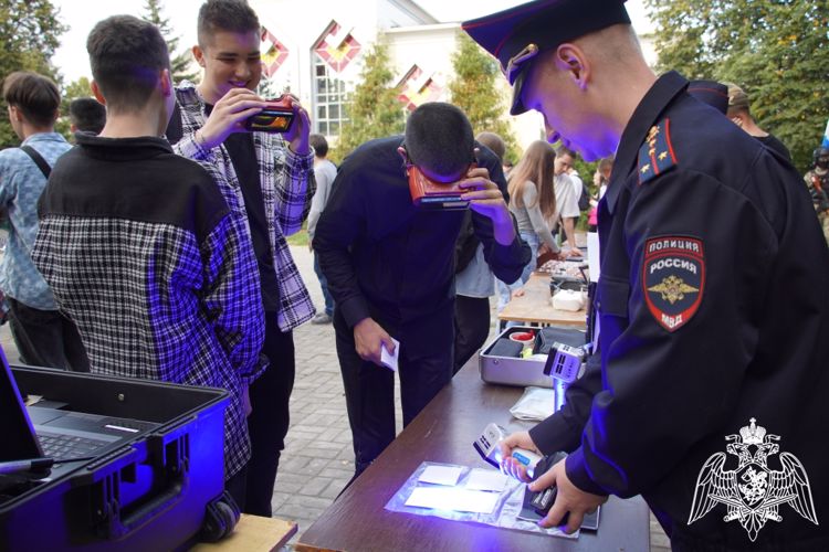 В Чувашии росгвардейцы приняли участие в мероприятии, посвященном Дню солидарности в борьбе с терроризмом