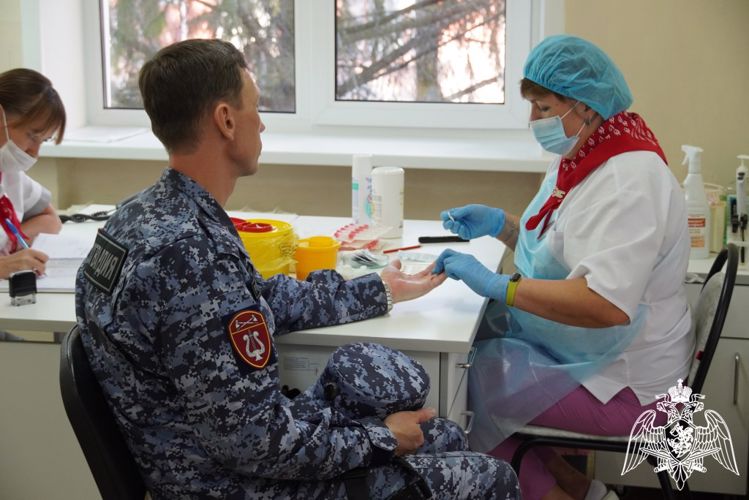 В Чувашии сотрудники и военнослужащие Росгвардии приняли участие во Всероссийском марафоне донорства костного мозга «#ДавайВступай!»