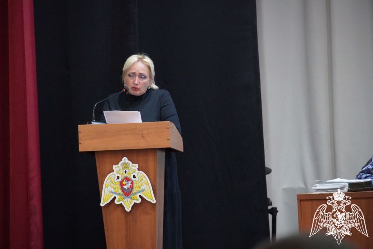 В Чебоксарах представитель общества «Знание» побеседовала с росгвардейцами о семейных ценностях