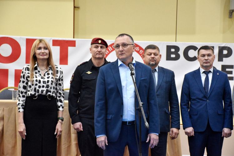 В Чебоксарах росгвардейцы приняли участие в открытии соревнований, посвященных Всероссийскому дню самбо