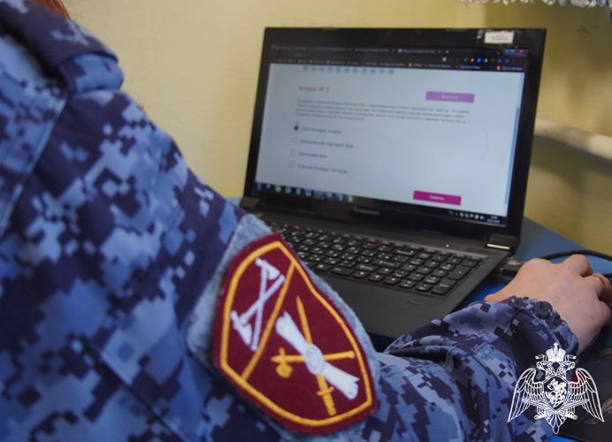В Чувашии сотрудники Росгвардии приняли участие в «Большом этнографическом диктанте»