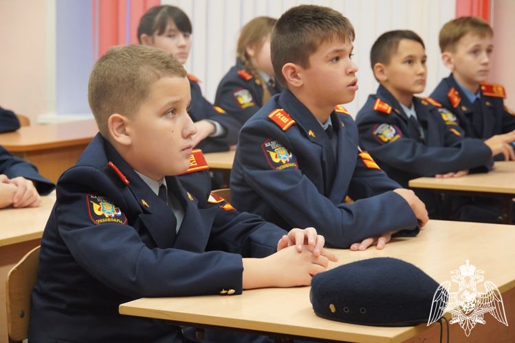 В подшефном классе Росгвардии Кадетской школы города Чебоксары состоялся «урок мужества»