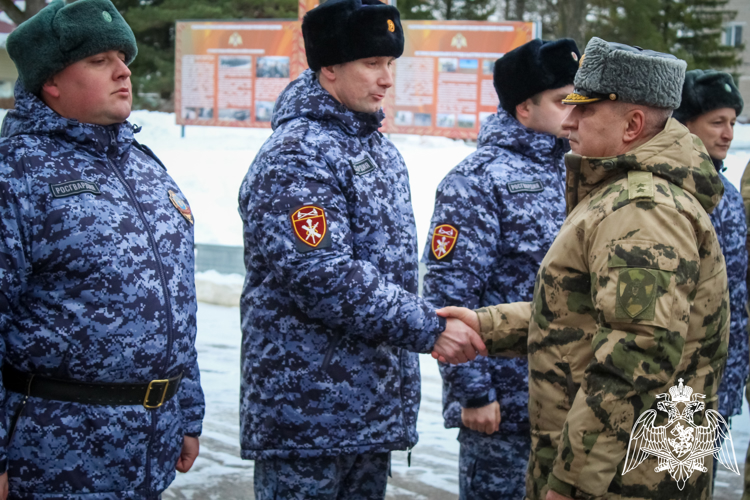 Командующий Приволжским округом Росгвардии проинспектировал подразделения ведомства в Чувашии 