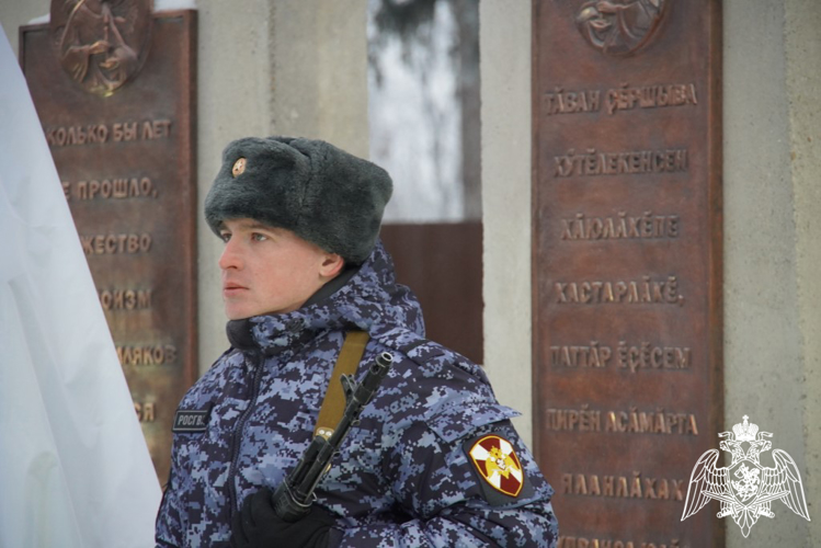 В Чувашии представители Росгвардии приняли участие в открытии памятника погибшим в спецоперации