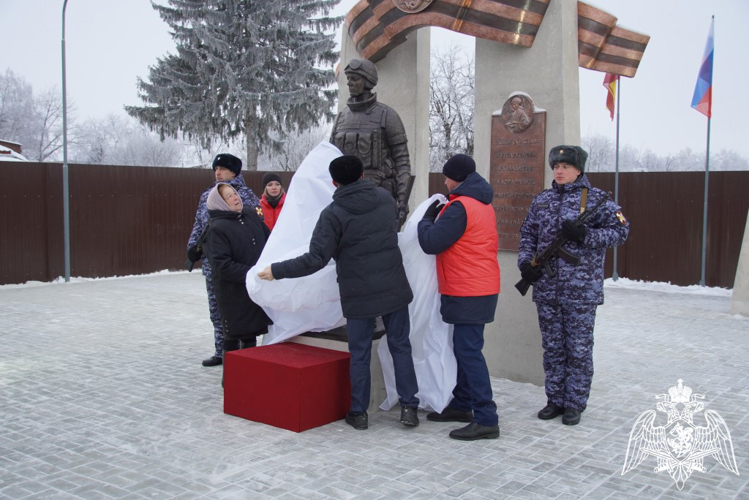 В Чувашии представители Росгвардии приняли участие в открытии памятника погибшим в спецоперации