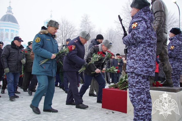 В Чувашии представители Росгвардии приняли участие в открытии памятника погибшим в спецоперации