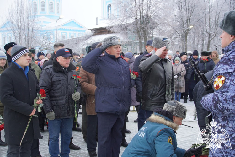 В Чувашии представители Росгвардии приняли участие в открытии памятника погибшим в спецоперации