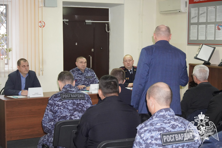 В Управлении Росгвардии по Чувашской Республике – Чувашии обсудили вопросы обеспечения охраны общественного порядка и общественной безопасности в период новогодних каникул 