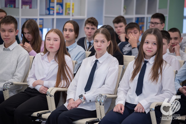 В Чебоксарах росгвардеец провел урок Конституции для школьников