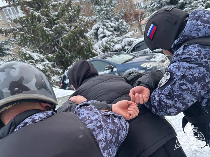 Росгвардейцы задержали буйного посетителя чебоксарского кафе