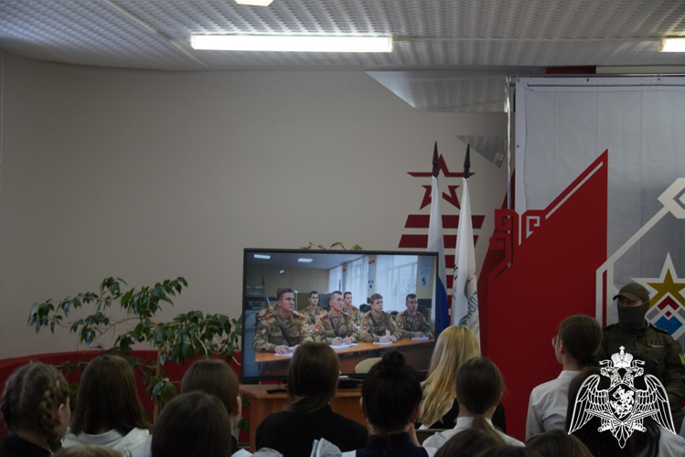 Офицеры Управления Росгвардии по Чувашской Республике – Чувашии провели профориентационное мероприятие для чебоксарских школьников