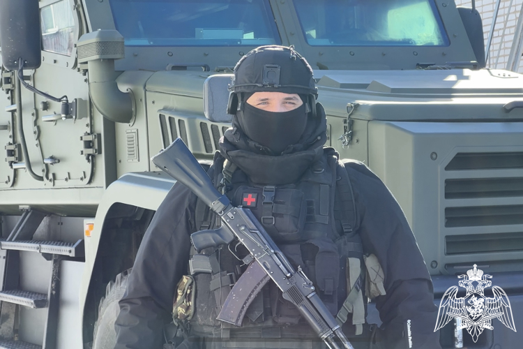 В Чувашии Росгвардейцы в честь 8 марта записали для женщин видеопоздравление