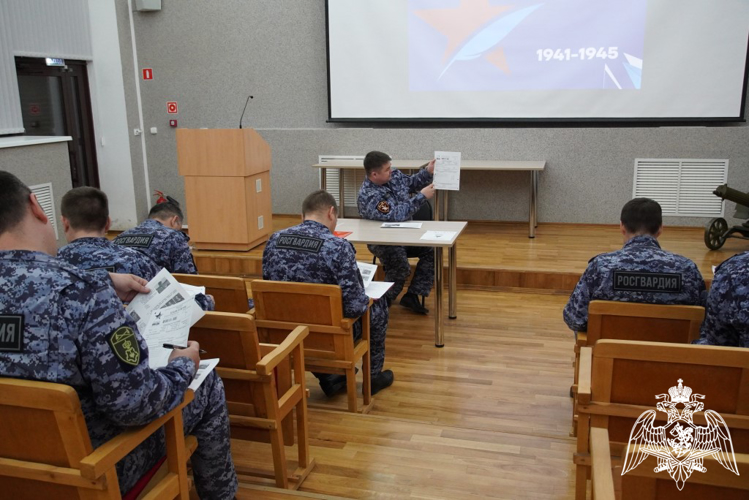 В Чебоксарах росгвардейцы присоединились к всероссийской акции «Диктант Победы»