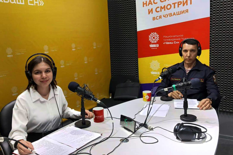 Офицер Росгвардии стал гостем программы «Правовое поле» Национального радио Чувашии