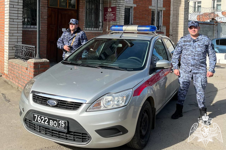 Экипаж вневедомственной охраны Росгвардии помог вернуть чебоксарке похищенный велосипед