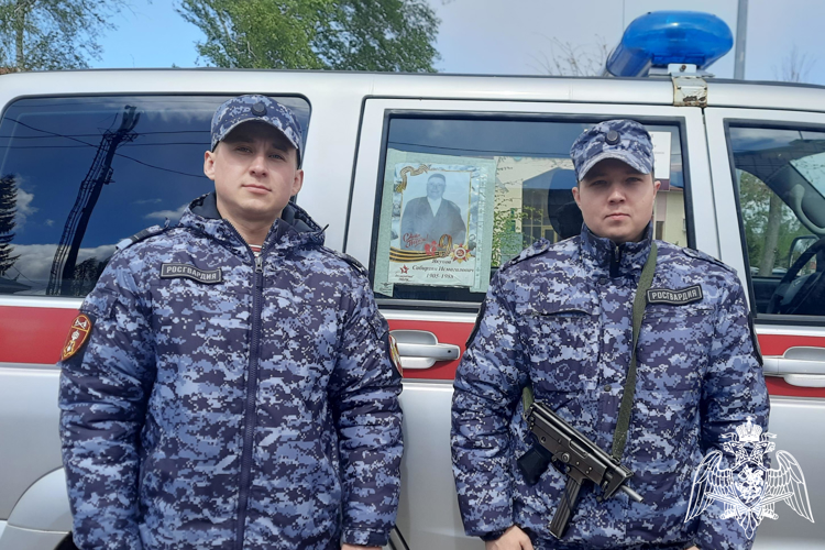 Росгвардейцы Чувашии поддержали акцию «Бессмертный автополк»