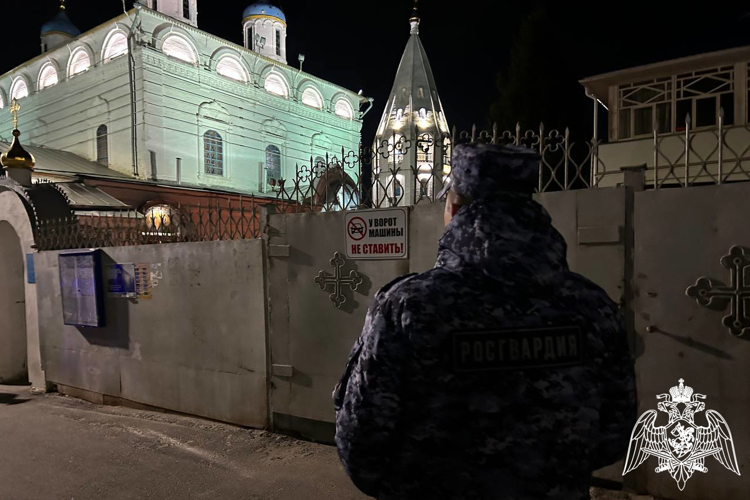 Росгвардейцы приняли участие в обеспечении безопасности граждан во время пасхальных богослужений в храмах Чебоксар