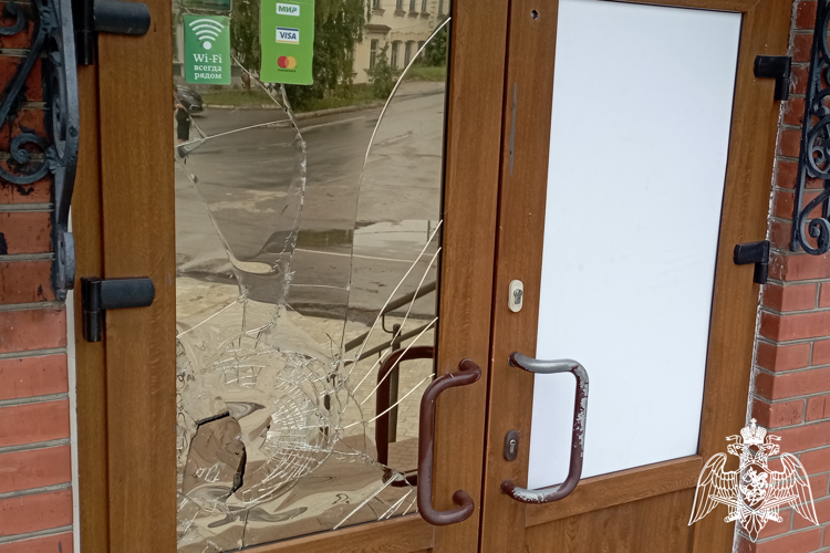 В Алатыре росгвардейцы задержали мужчину, проникшего в закрытое офисное здание