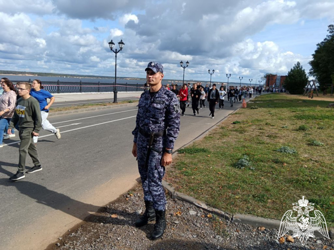 Росгвардейцы Чувашии обеспечили безопасность граждан при проведении Кросса нации