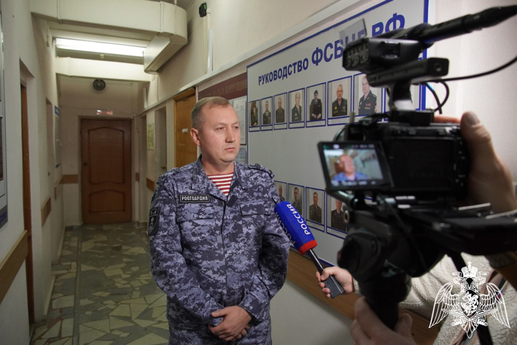 Ко Дню вневедомственной охраны журналисты ГТРК «Чувашия» попробовали себя в роли бойцов Росгвардии (видео)