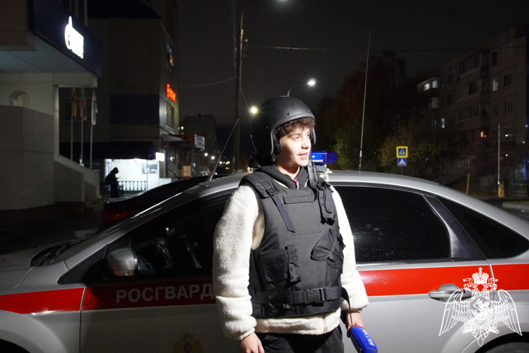 Ко Дню вневедомственной охраны журналисты ГТРК «Чувашия» попробовали себя в роли бойцов Росгвардии (видео)