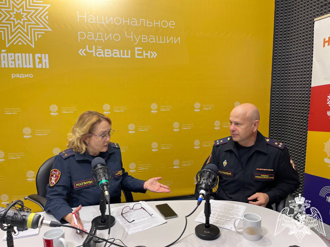 В преддверии профессионального праздника начальник Управления вневедомственной охраны Чувашии стал гостем программы «В эфире Росгвардия»