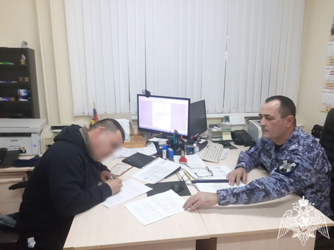 В Центре лицензионно-разрешительной работы Росгвардии Чувашии передали очередную партию охотничьего оружия СВОим 