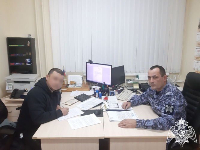 В Центре лицензионно-разрешительной работы Росгвардии Чувашии передали очередную партию охотничьего оружия СВОим 