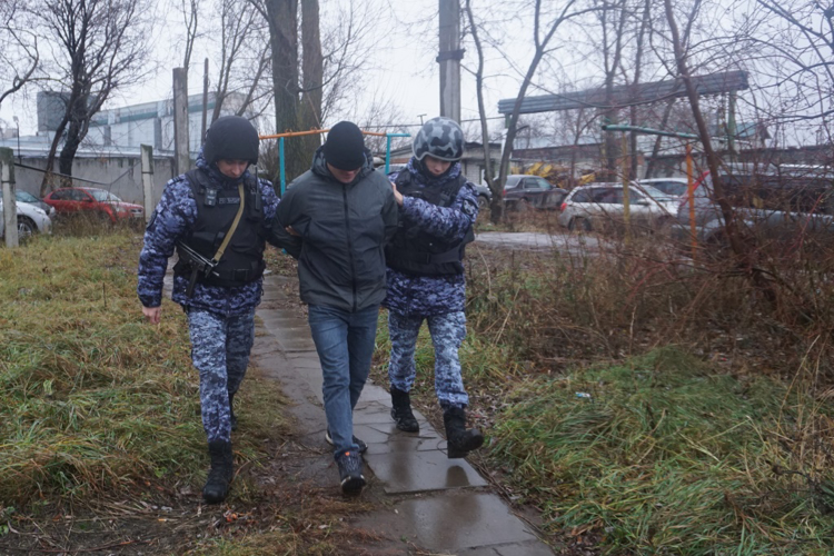  В Чебоксарах росгвардейцы приняли участие в тренировке действий сотрудников предприятия в случае обнаружения БПЛА