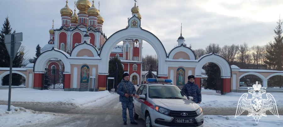 В Чувашии росгвардейцы приняли участие в обеспечении правопорядка на Рождество Христово