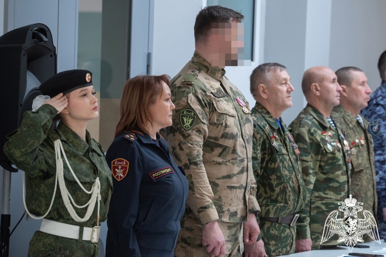 Сотрудники Управления Росгвардии по Чувашской Республике – Чувашии вошли в состав жюри смотра строя и песни в 65-й школе города Чебоксары