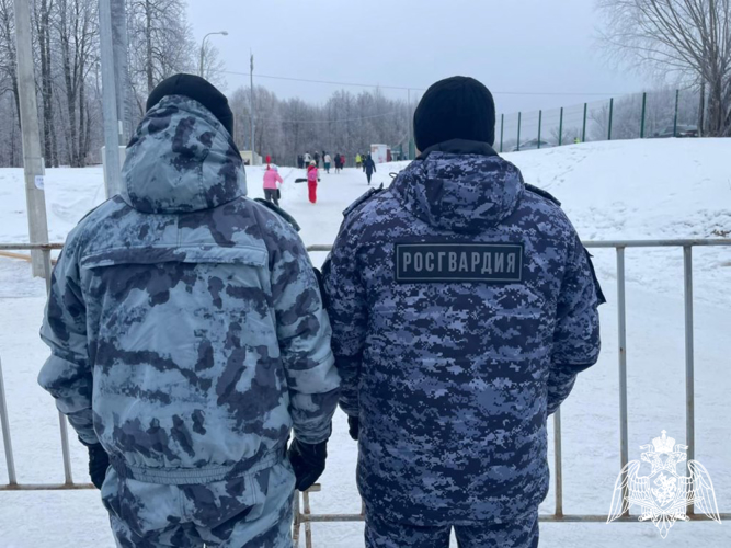 Личный состав Управления Росгвардии Чувашии принял участие в обеспечении правопорядка на «Лыжне России - 2025»