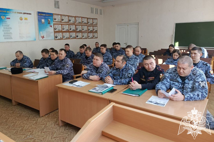 В отделе вневедомственной охраны Росгвардии по городу Чебоксары состоялась встреча со священнослужителем 