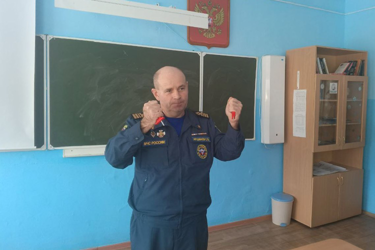 «Урок безопасности» состоялся в подшефном кадетском классе Управления Росгвардии по Чувашии