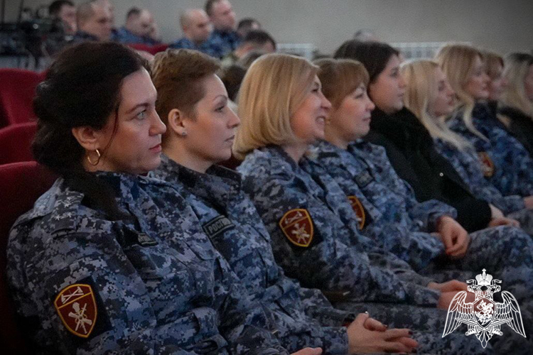 В преддверии Международного женского дня росгвардейцы Чувашии провели праздничную программу для коллег-женщин