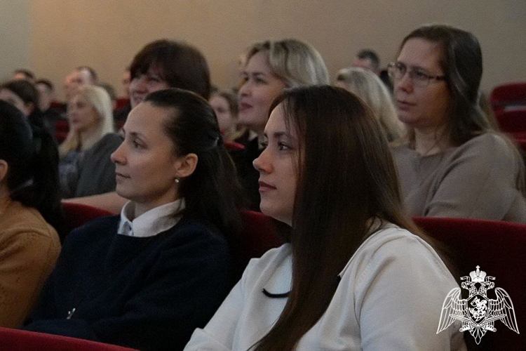 В преддверии Международного женского дня росгвардейцы Чувашии провели праздничную программу для коллег-женщин