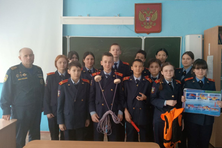 «Урок безопасности» состоялся в подшефном кадетском классе Управления Росгвардии по Чувашии