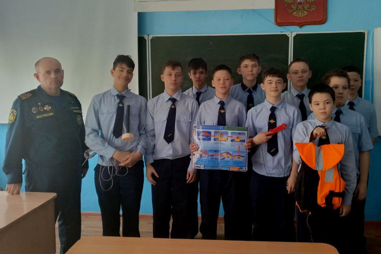 «Урок безопасности» состоялся в подшефном кадетском классе Управления Росгвардии по Чувашии