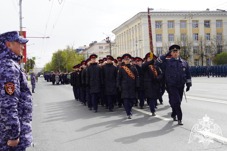 Сотрудники и военнослужащие Управления Росгвардии по Чувашской Республике - Чувашии приняли участие в репетиции торжественного марша, посвященного Дню Победы